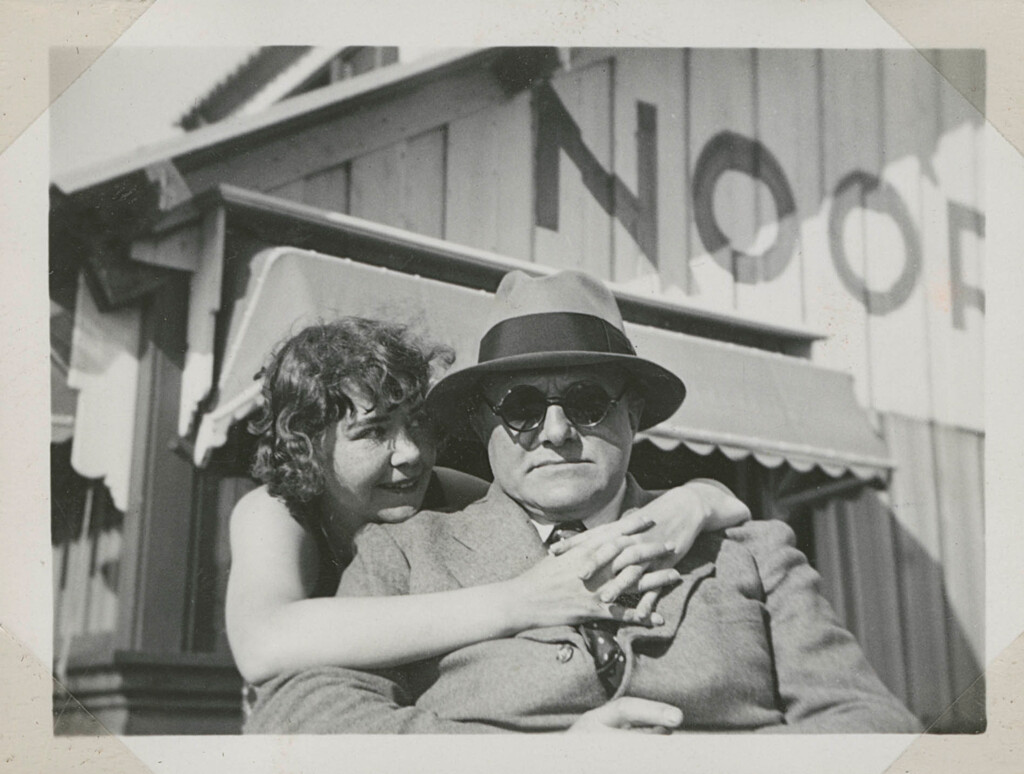  Unknown photographer, Quappi and Max Beckmann in Zandvoort, 1934/45